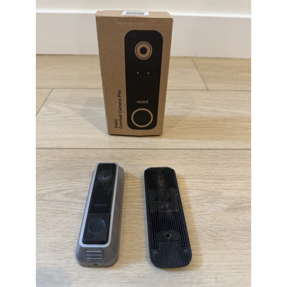Vivint Doorbell Camera Pro 1st Gen VS-DBC251-110 Tested And Working